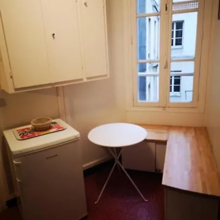 Apartment Tour Eiffel